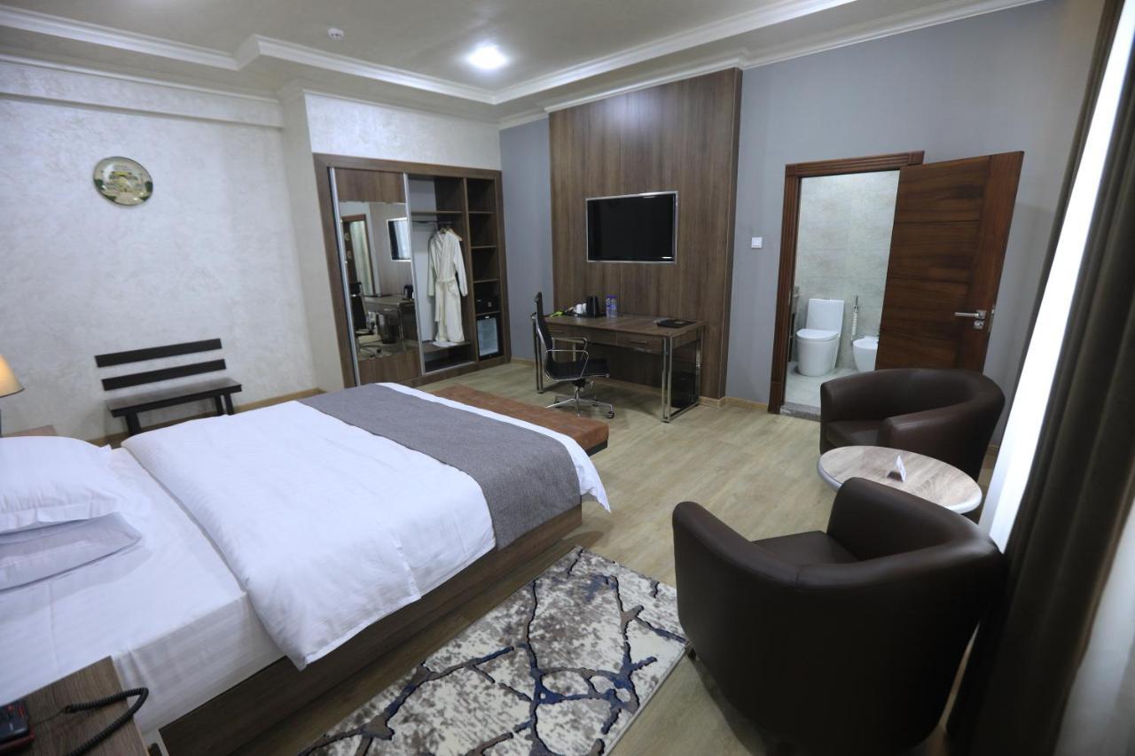 Chlnor Hotel Andijan Exterior foto