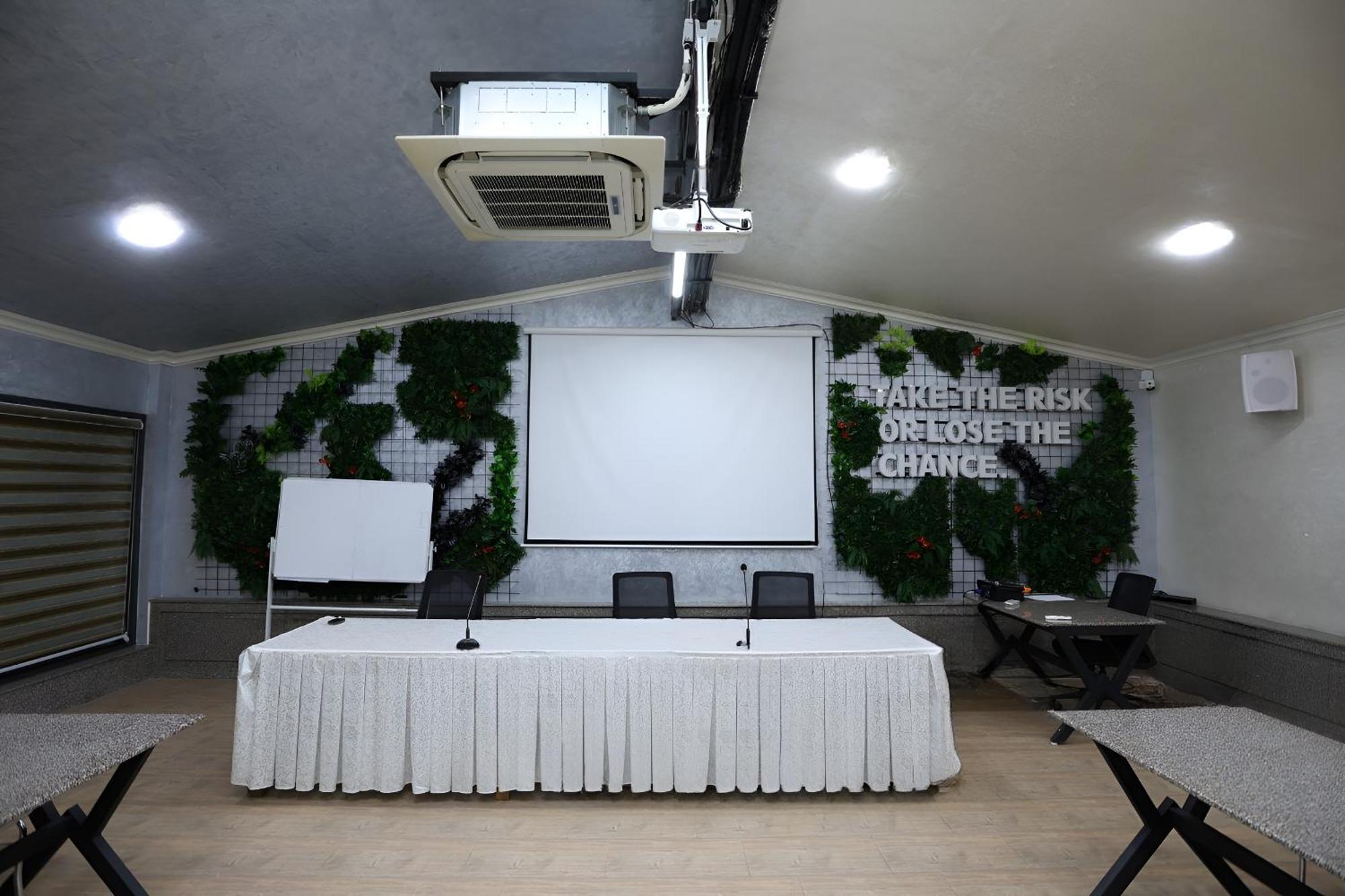Chlnor Hotel Andijan Exterior foto